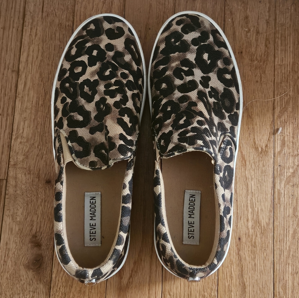 Steve Madden Leopard Slip ons 9.5